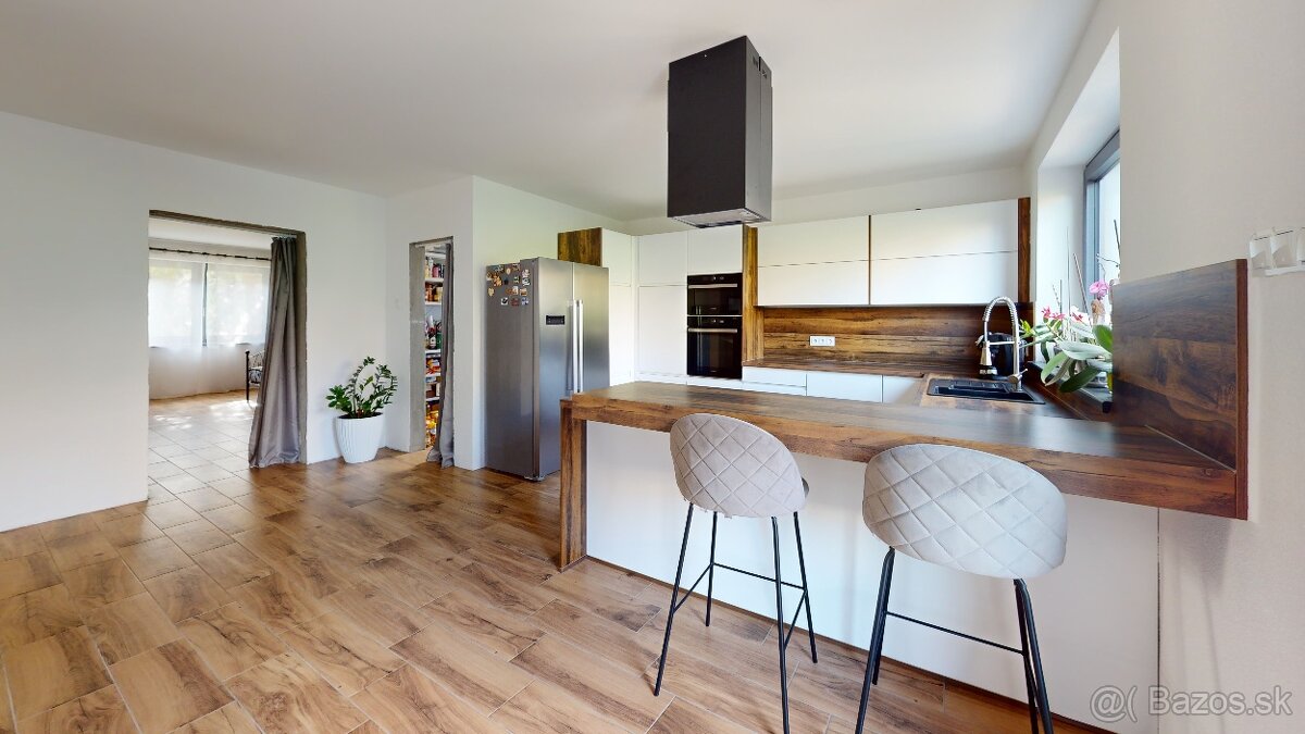 Moderne zrekonštruovaný rodinný dom vo VK