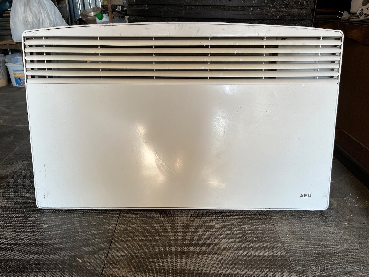 Elektrický ohrievač ( radiátor) AEG