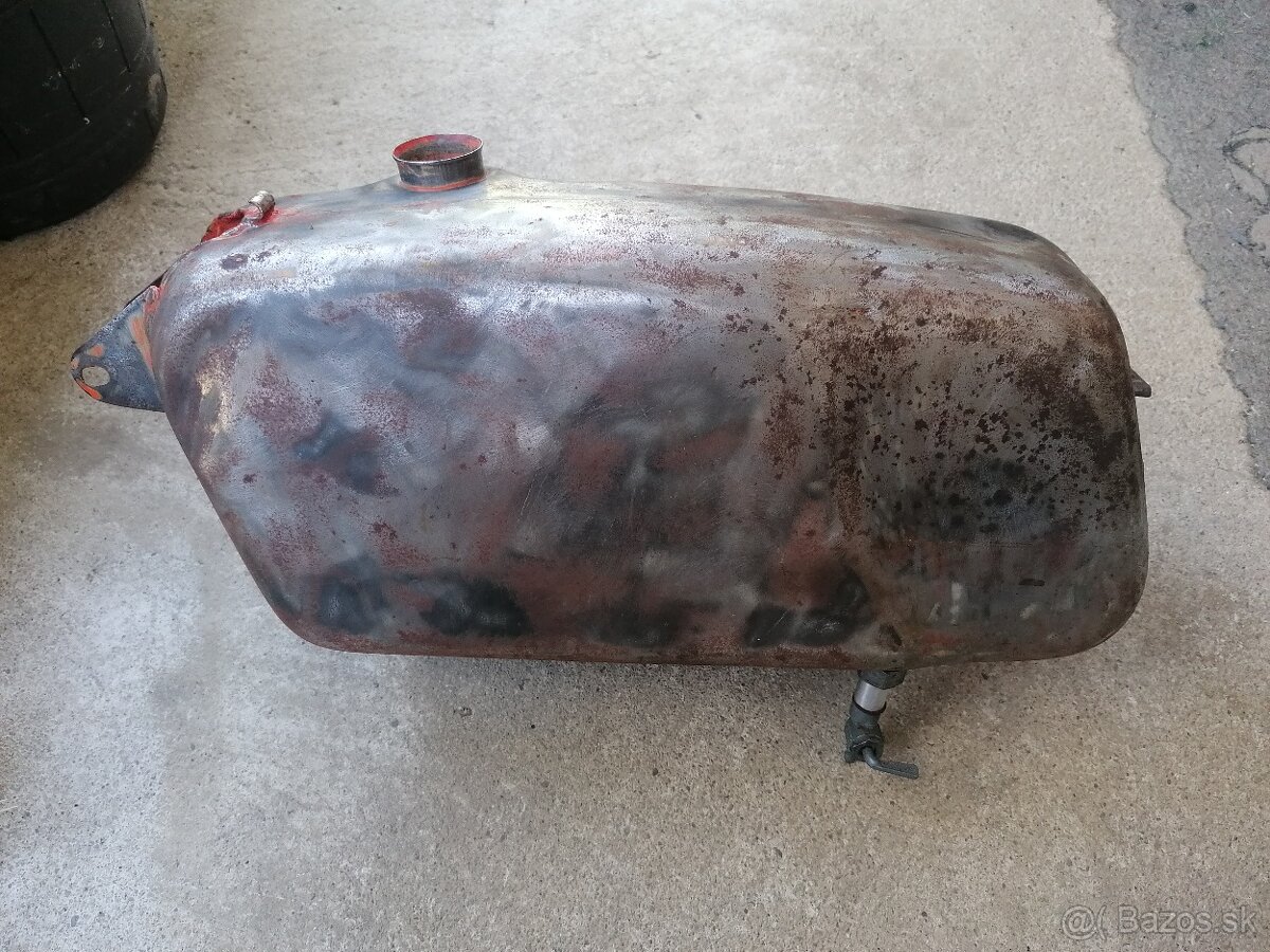 Predám nádrž na Jawa 23 Mustang