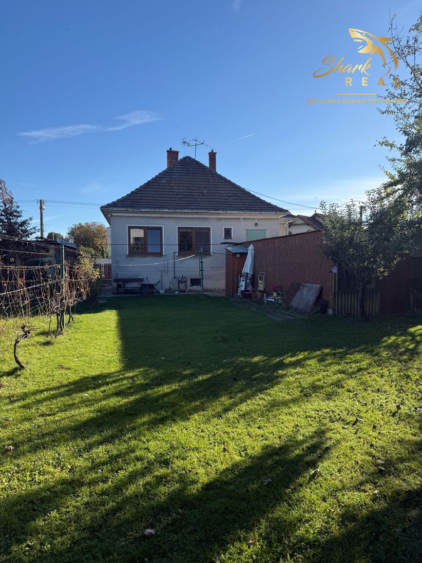 Na predaj starší 3-izbový rodinný dom Pezinok - Grinava