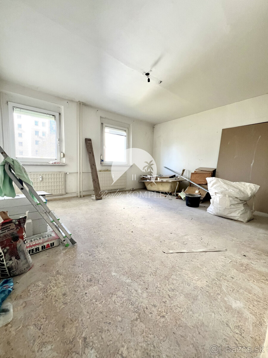 Reality KOMPLEX s.r.o. ponúka na predaj priestranný 1-izbový