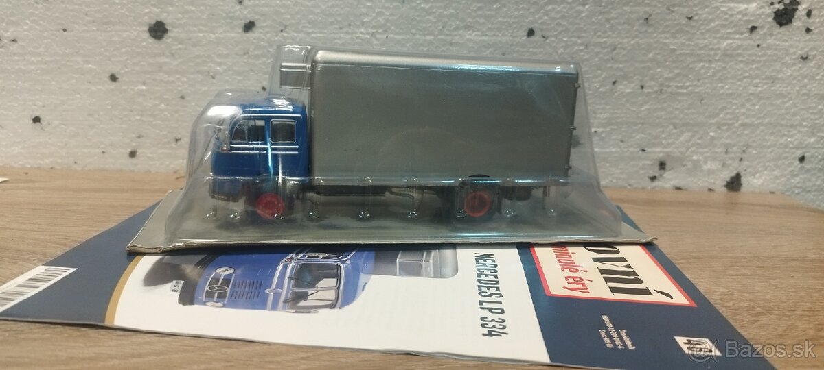 Kultovní náklaďáky minulé éry 1:43