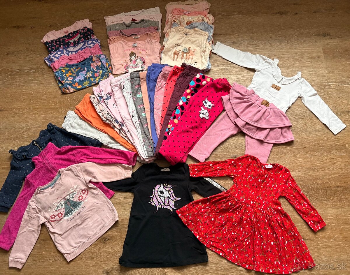 Balík oblečenia pre dievča veľkosť 98