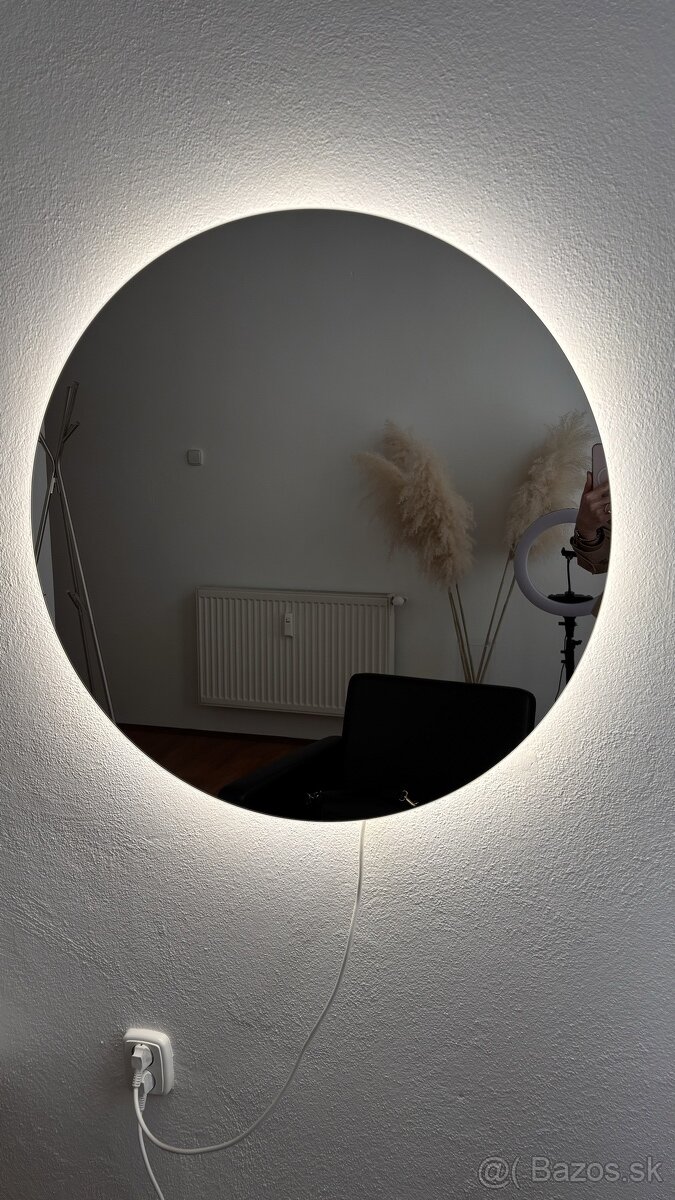 zrkadlo s podsvietením 80 x 80 cm