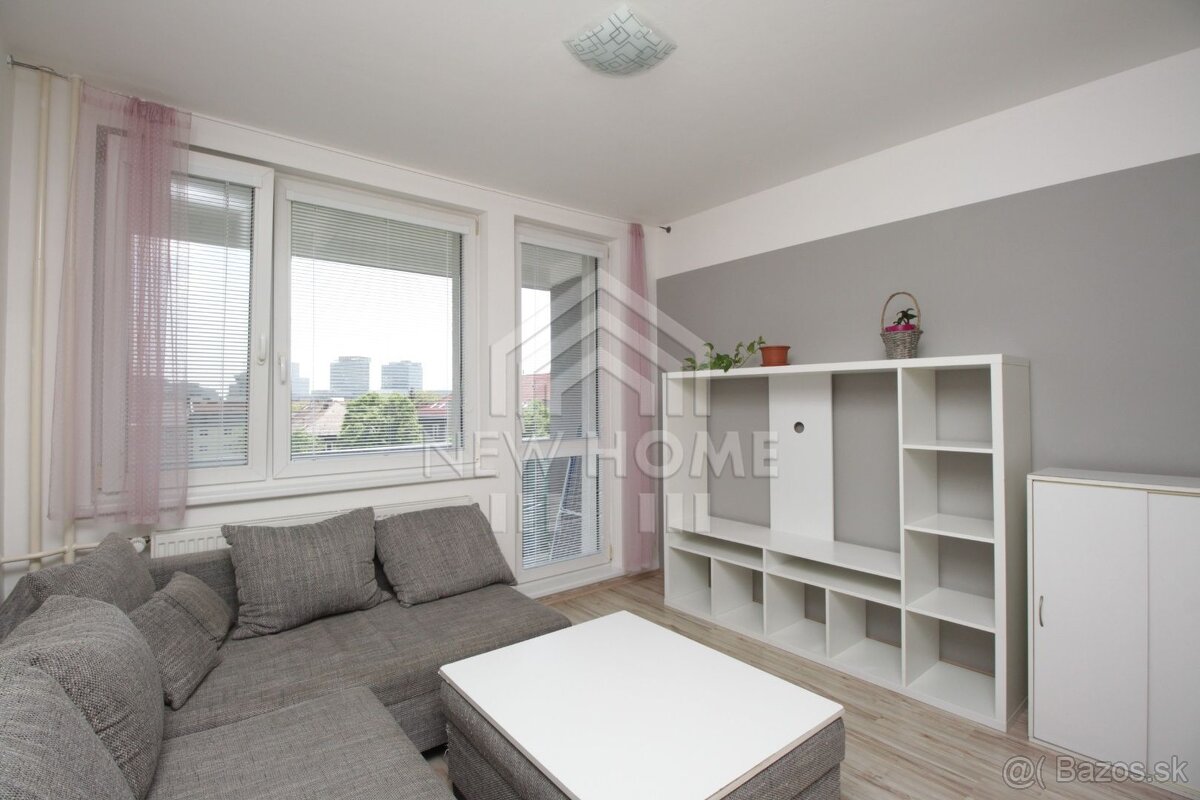 KOŠICKÁ / MILETIČOVA -  1,5 iz. byt -  32 m2 , balkón - 7 m2