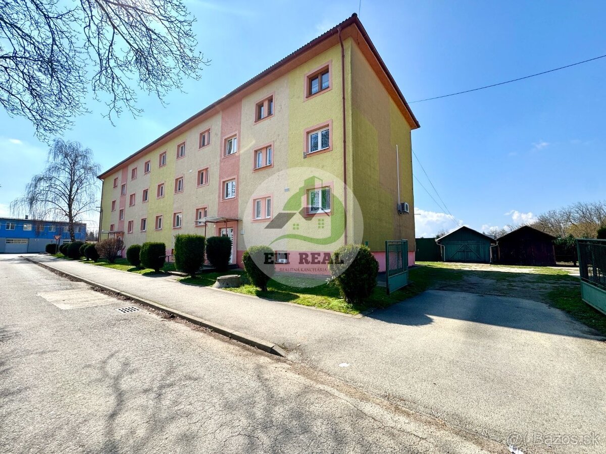 ZĽAVA 3-izbový byt s GARÁŽOU a ZÁHRADOU na predaj v Trebiš