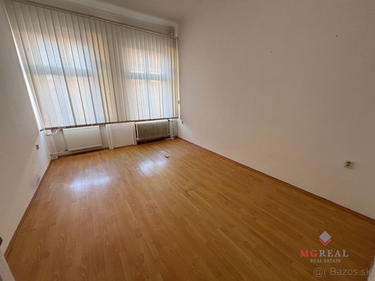 Kancelária 2 centrum Topoľčany / PRENÁJOM