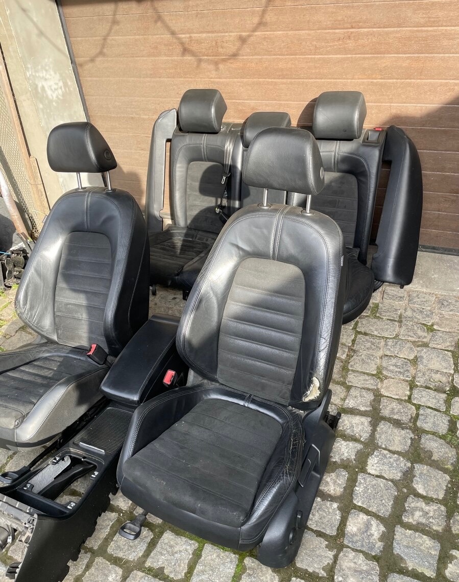 Predám sedačky Alcantara passat B6