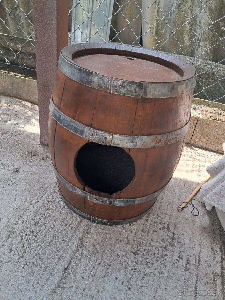 Búda z dubového sudu