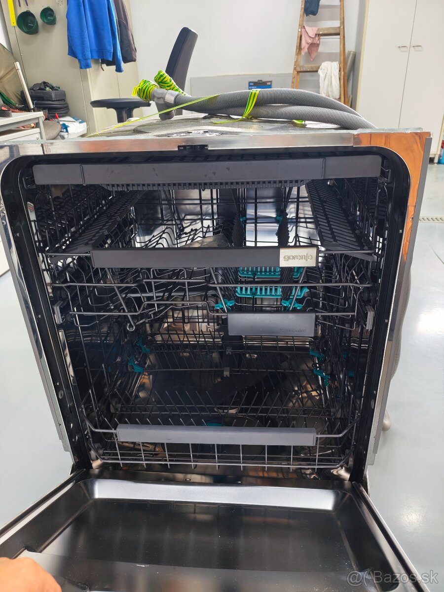 Umývačka riadu Gorenje GV671C60 na diely
