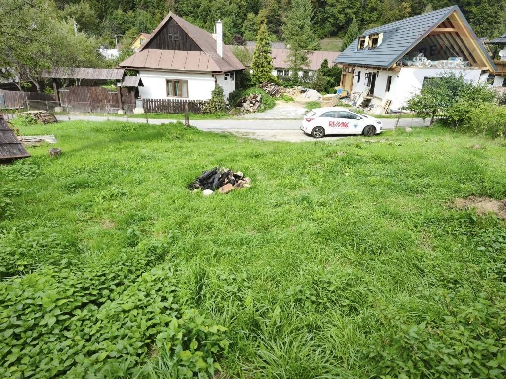 Na predaj stavebný pozemok 741 m² v Mýte pod Ďumbierom – v t