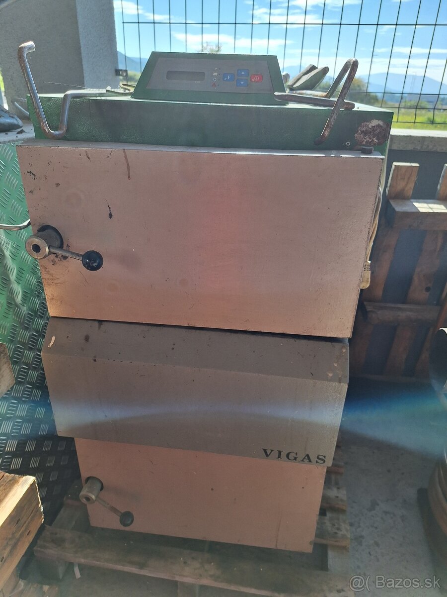 Drevosplyňujúci kotol VIGAS 25