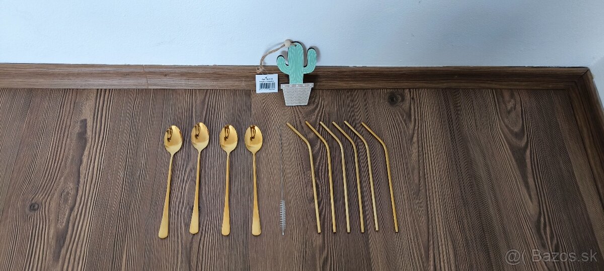 Predám modernú sadu zlatých lyžičiek a slamiek + BONUS