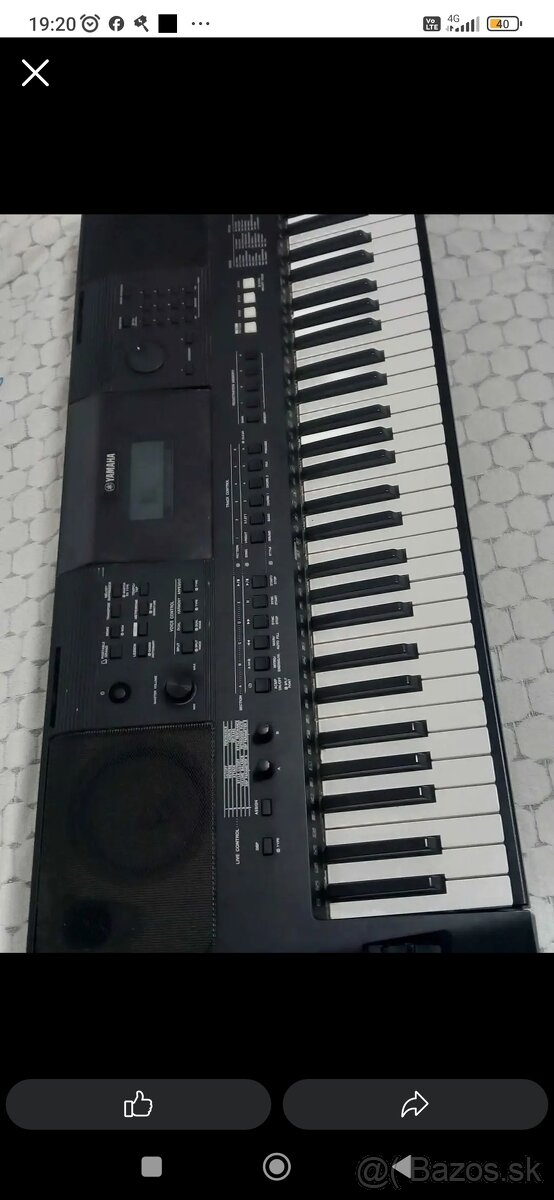 Yamaha PSR E453