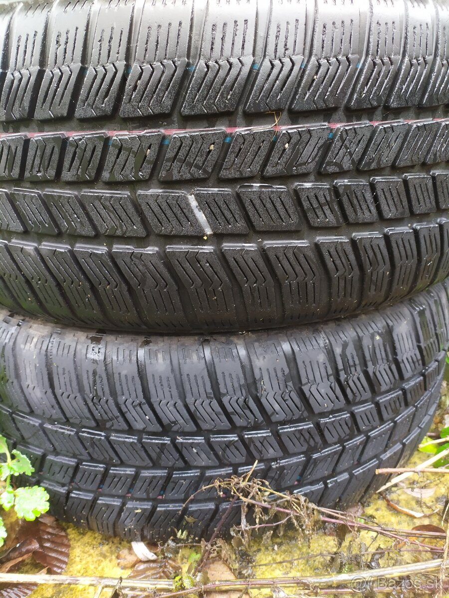 2ks 215/55 R16 zimné Barum
