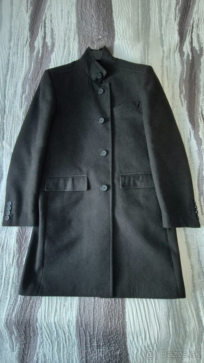 Pánsky čierny kabát