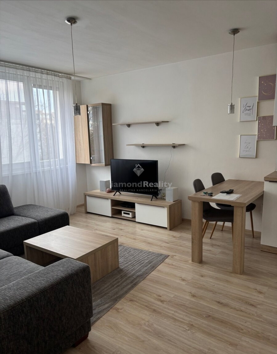 Na predaj 3 izbový byt , Hronská ulica, Košice -Západ