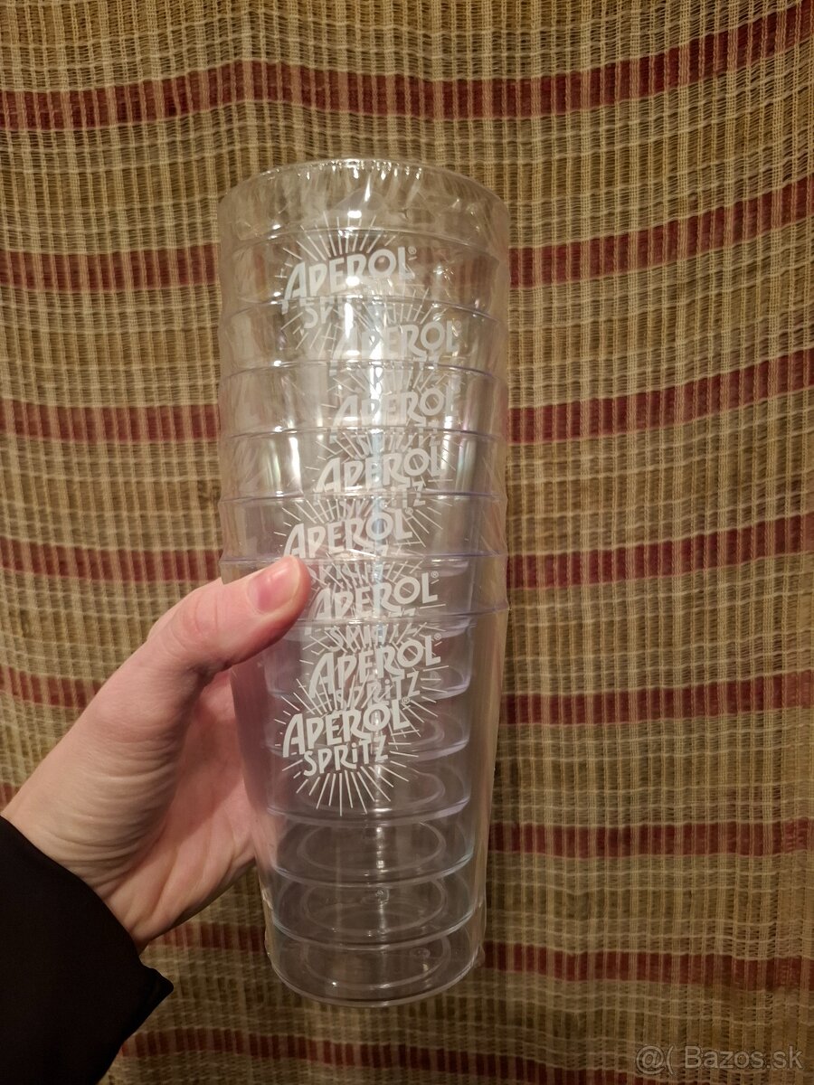 DARUJEM plastove pohare cca 120ks