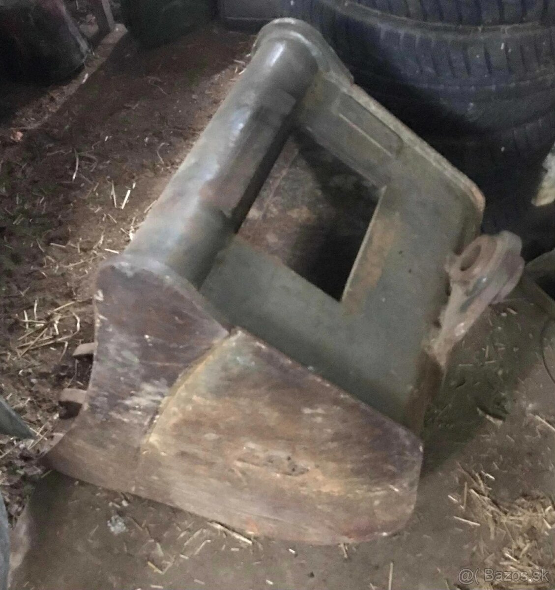 Lyžica na rýpadlo-nakladač ako nová, rýchloupínacia súprava