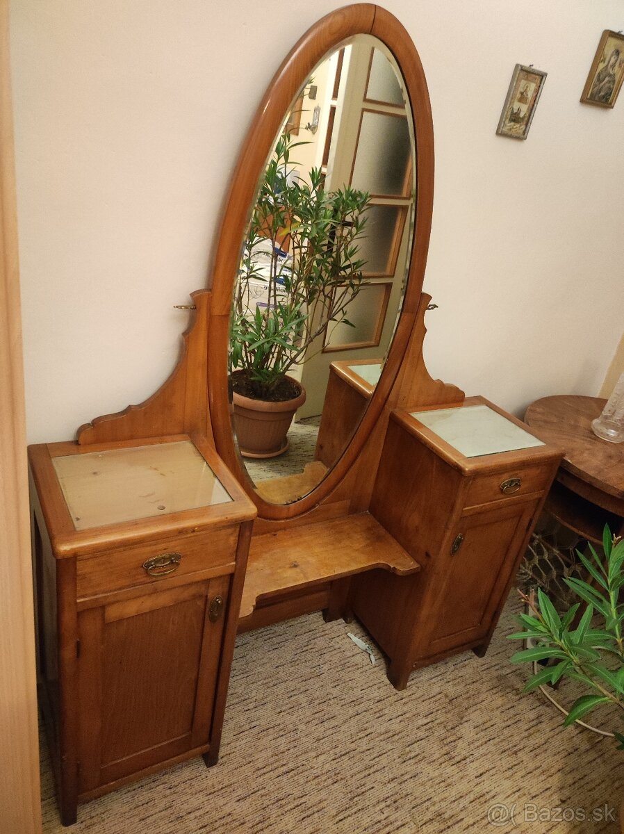 Predam starožitné zrkadlo