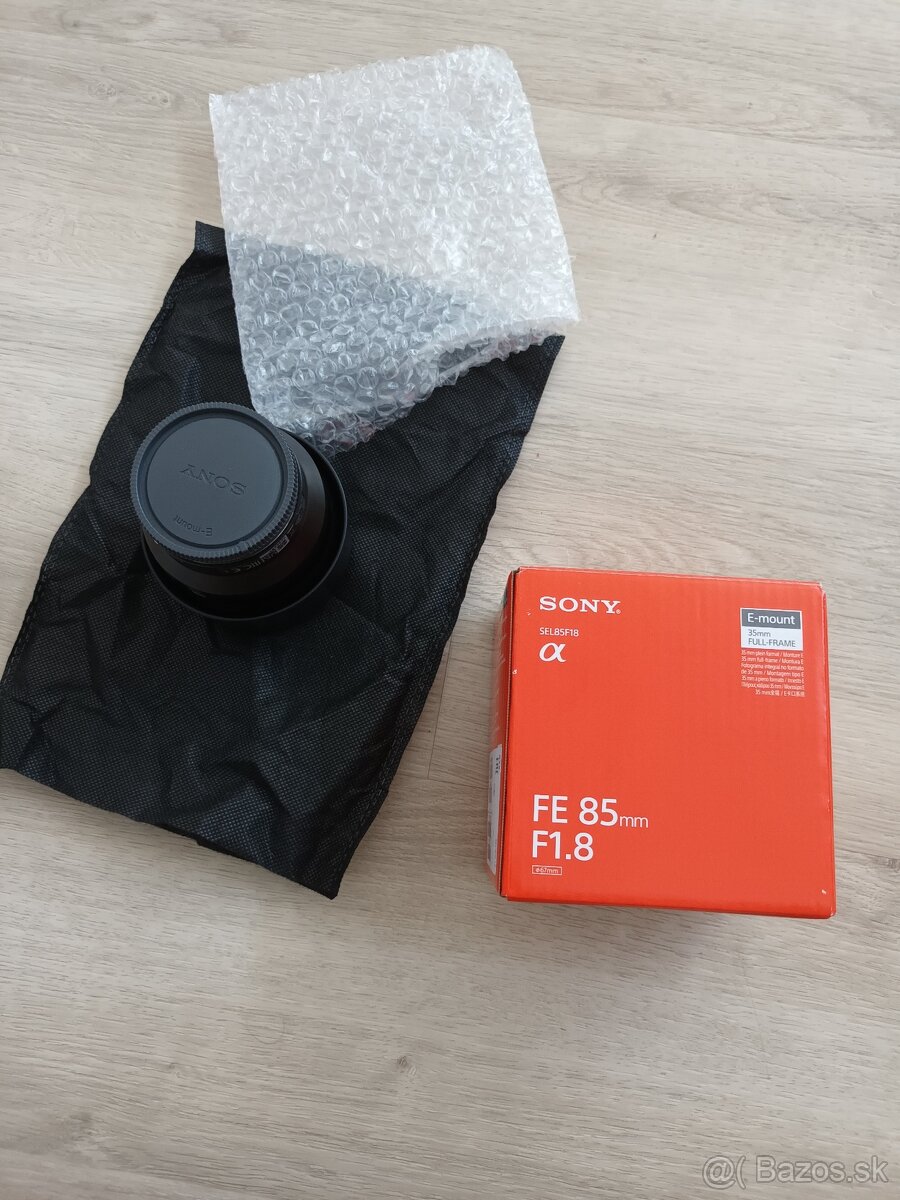 Pevný portrétny objektív pre Sony E-mount