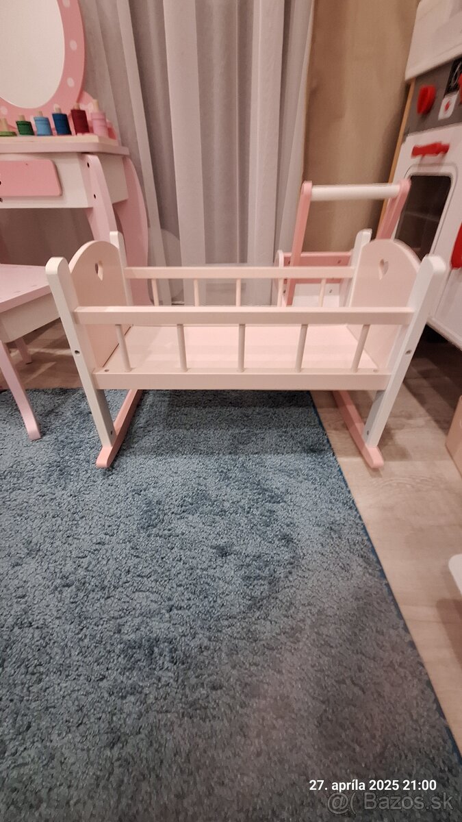 Detská kolíska pre bábiky