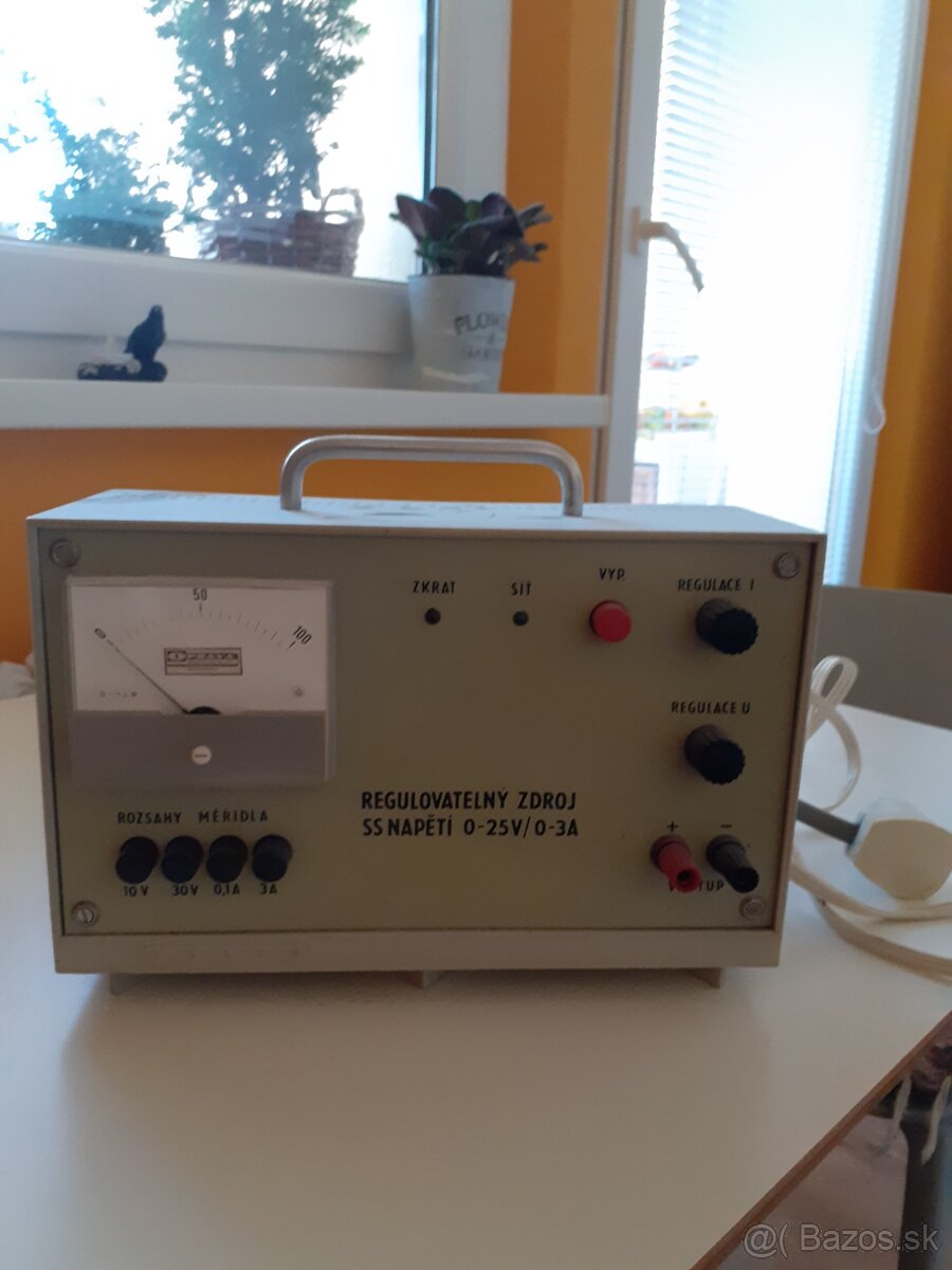 Zdroj jednosmerneho napätia Tesla