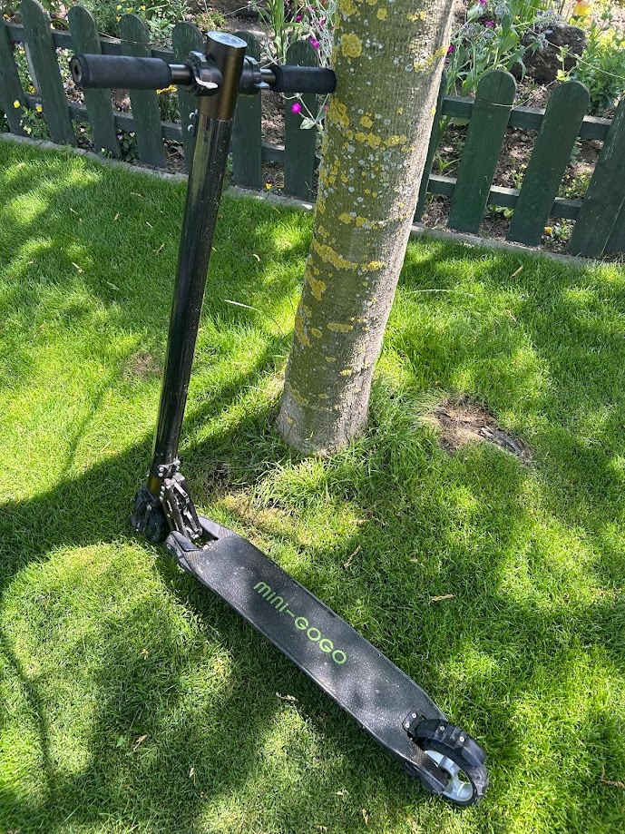 Predám elektrickú kolobežku Carbon GOGO Mini – na súčiastky