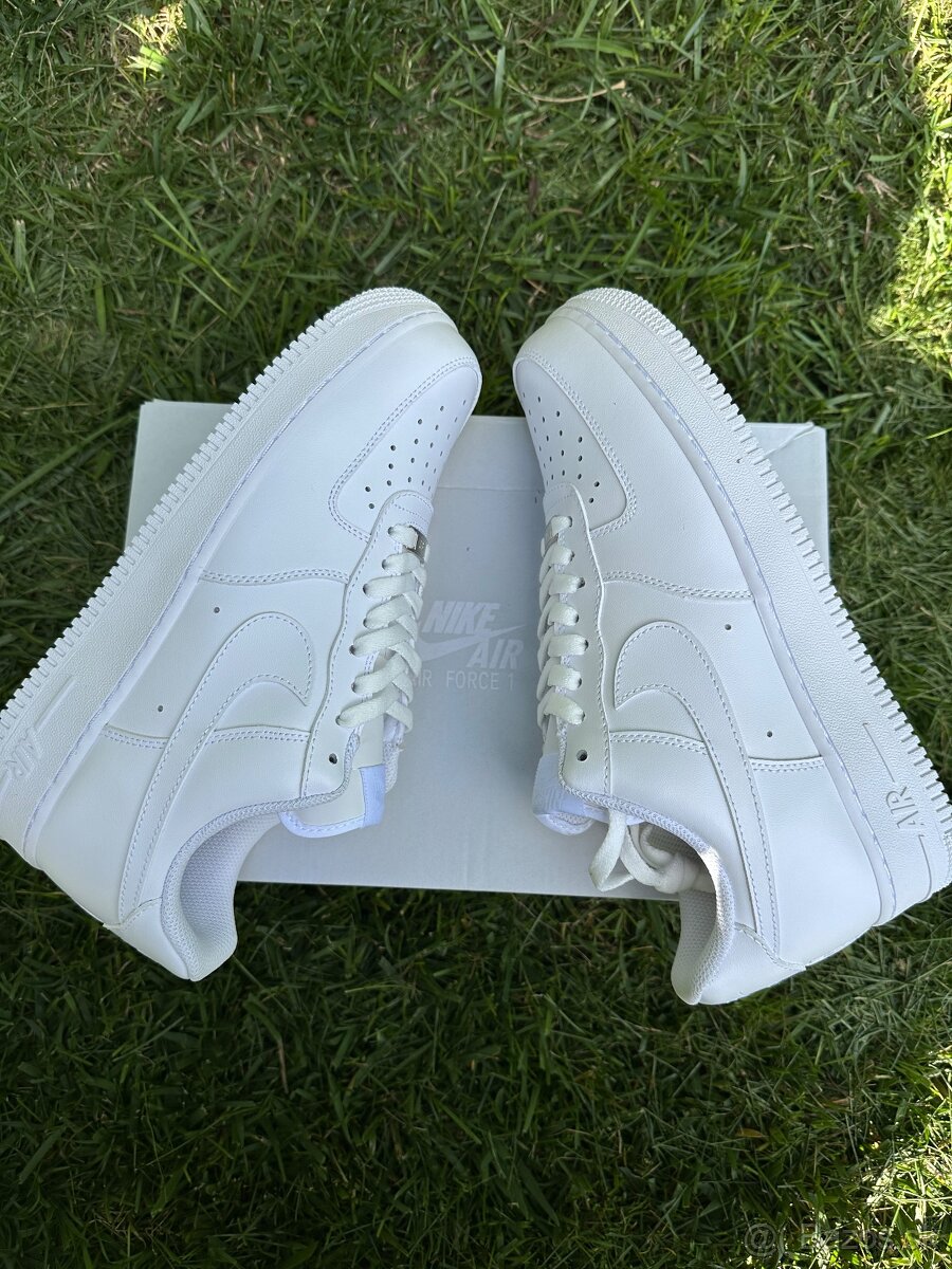 Nike Air Force 1 – biele, veľkosť 43