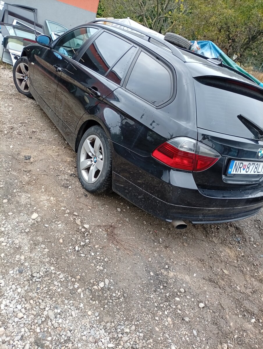 Predám BMW E91..320d 120kw na náhradné diely