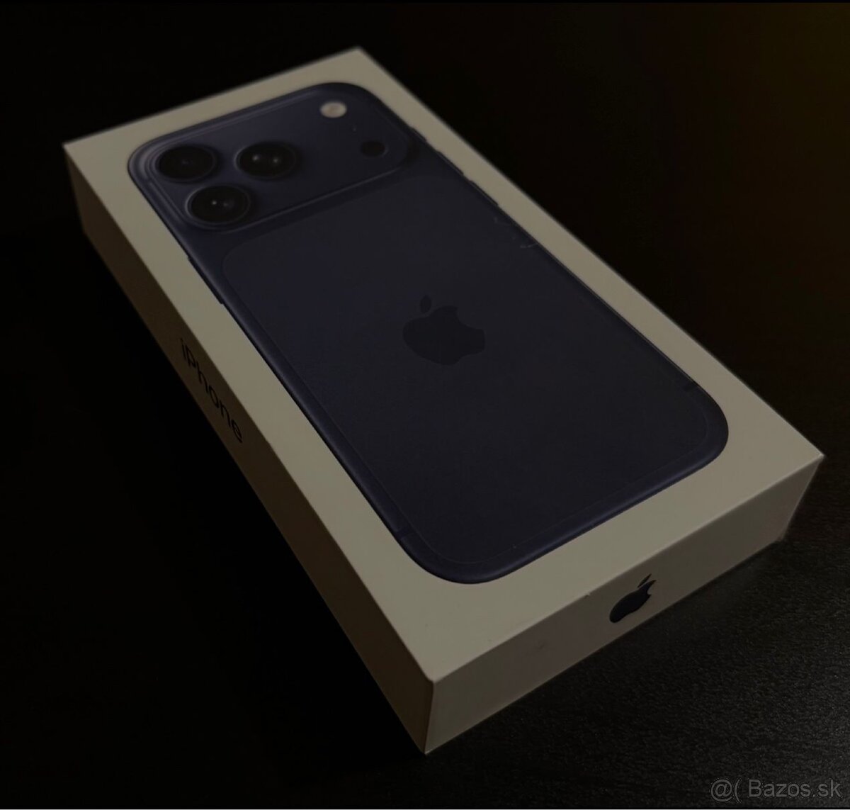 iPhone 17 Pro, Deep Blue