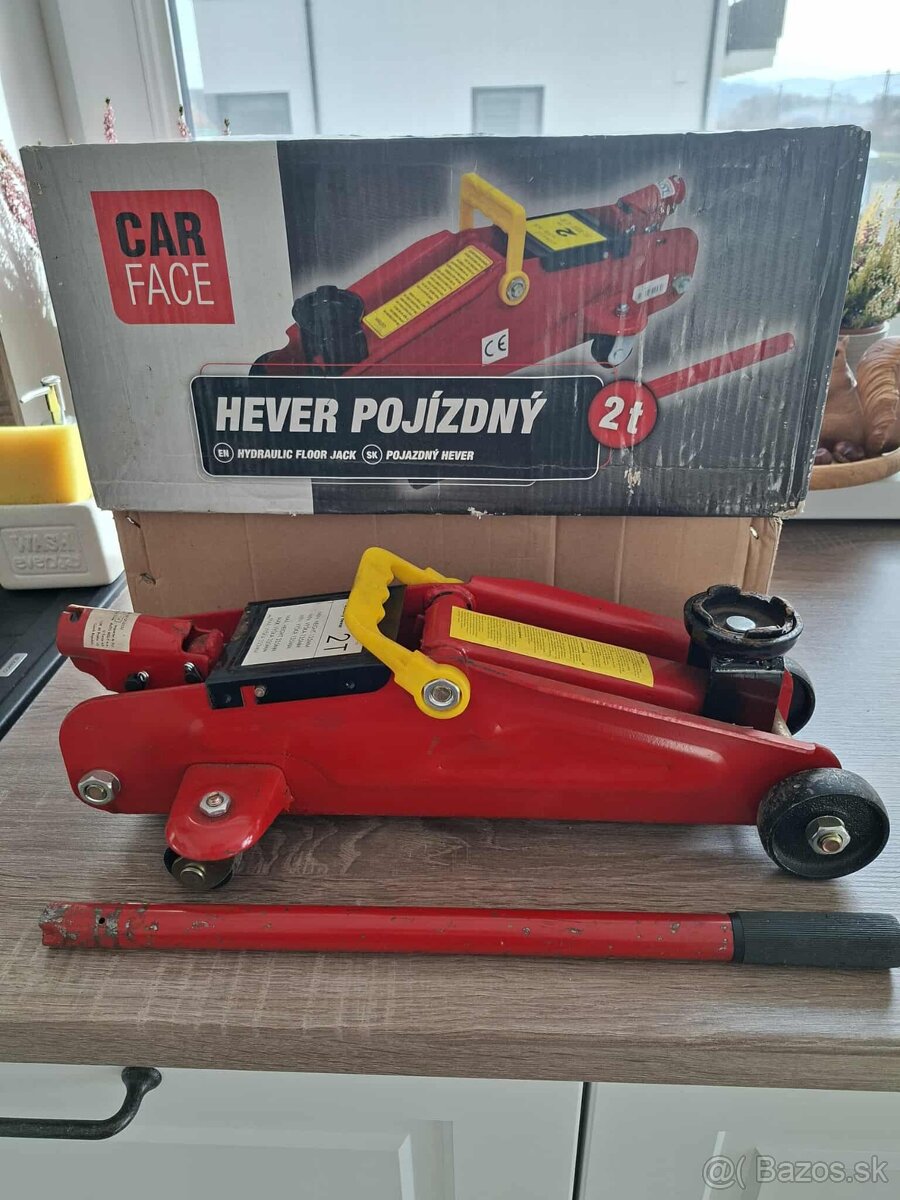 Predaj pojazdného heveru.