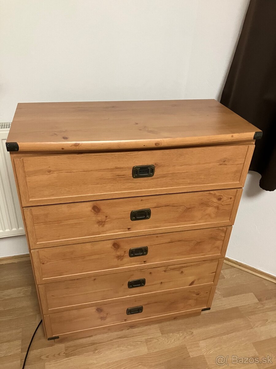 Predam zostavu skriniek