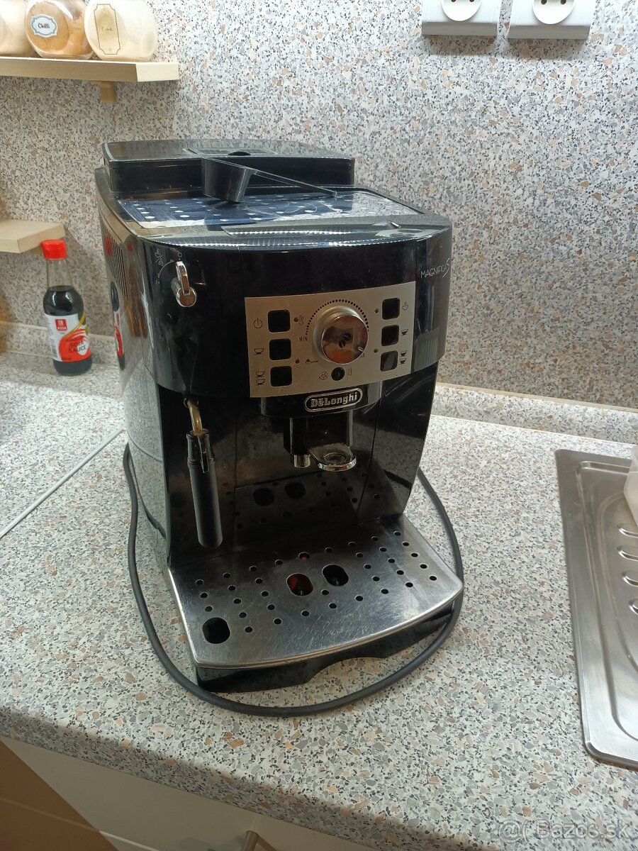 Delonghi magnifica S