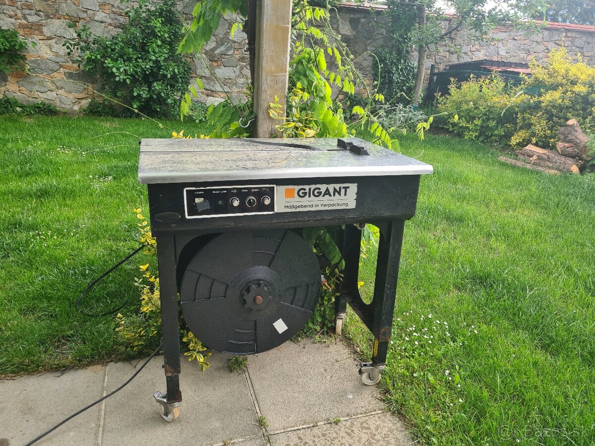 Páskovač, poloautomatický páskovací stroj, páskovačka
