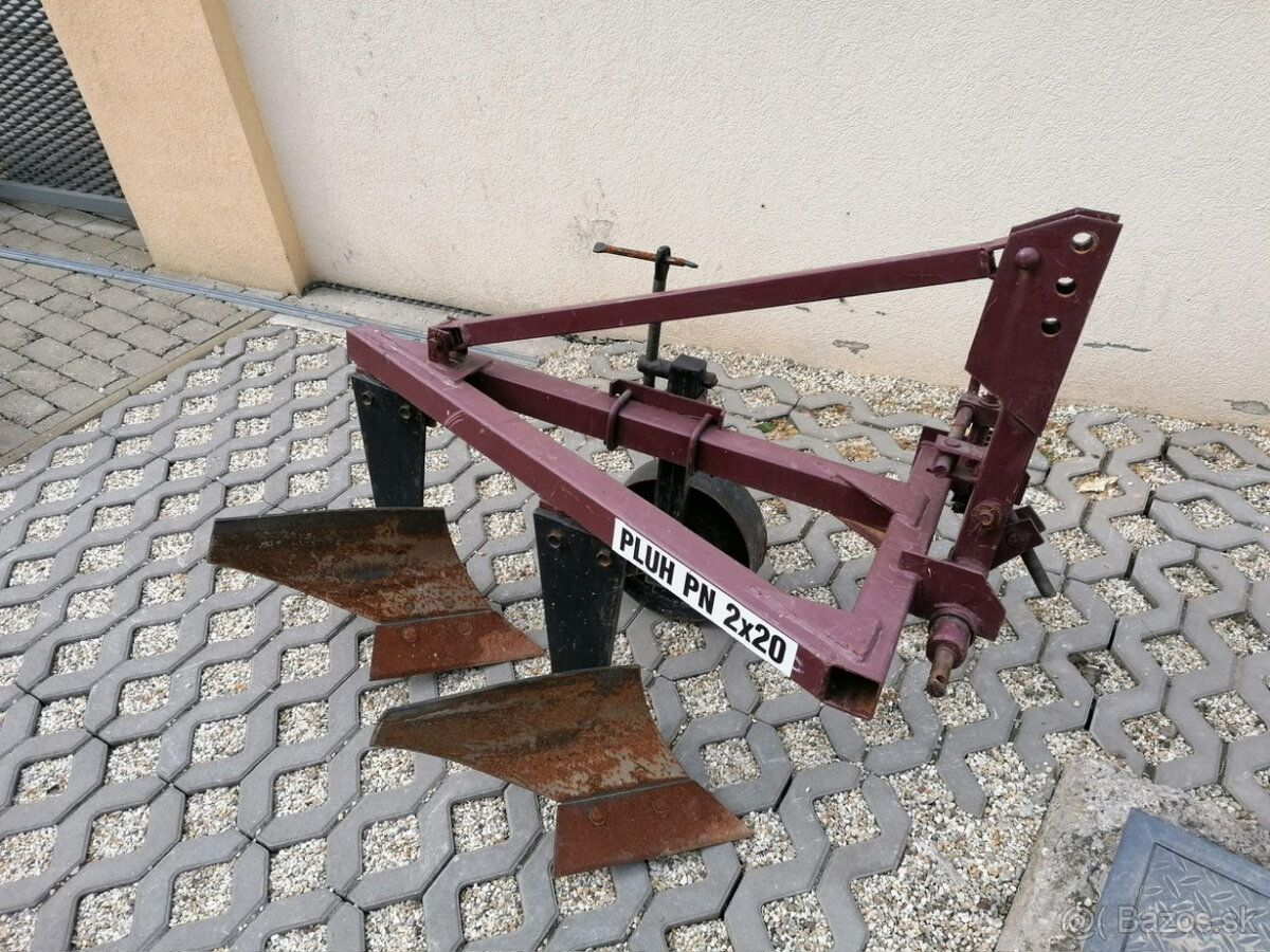 predám pluh,riadkovač a konzolu na malotraktor