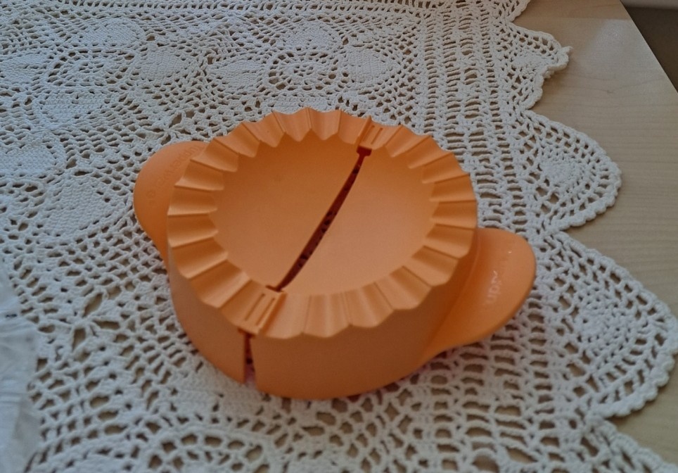 Tupperware pirohovač