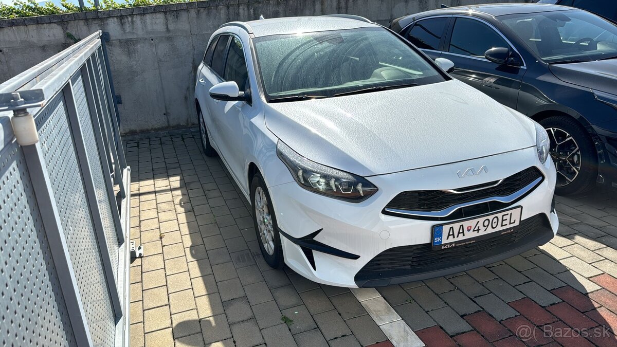 Kia ceed sw 1.5 automat Gold + Navi