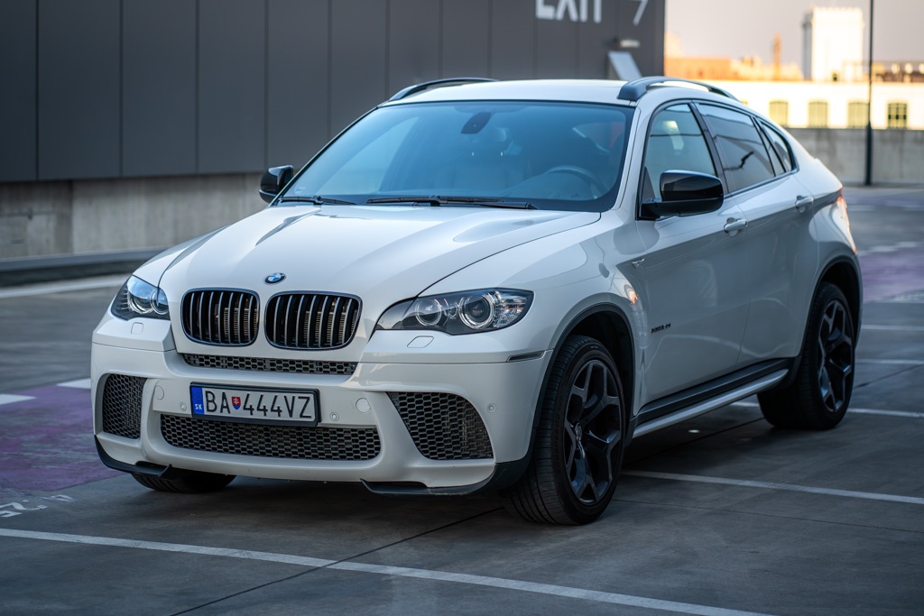 BMW X6 xDrive 50i 4.4 V8 300kW