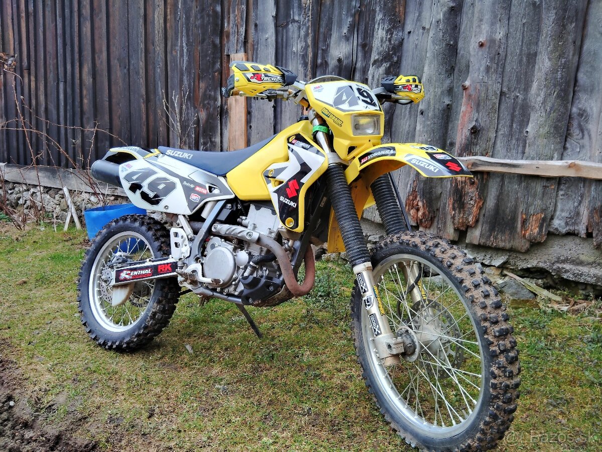 Suzuki drž 400