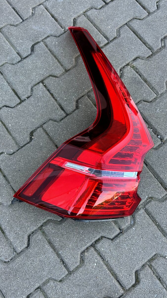 Zadné ľavé svetlo Volvo Xc 60 r.v 2018