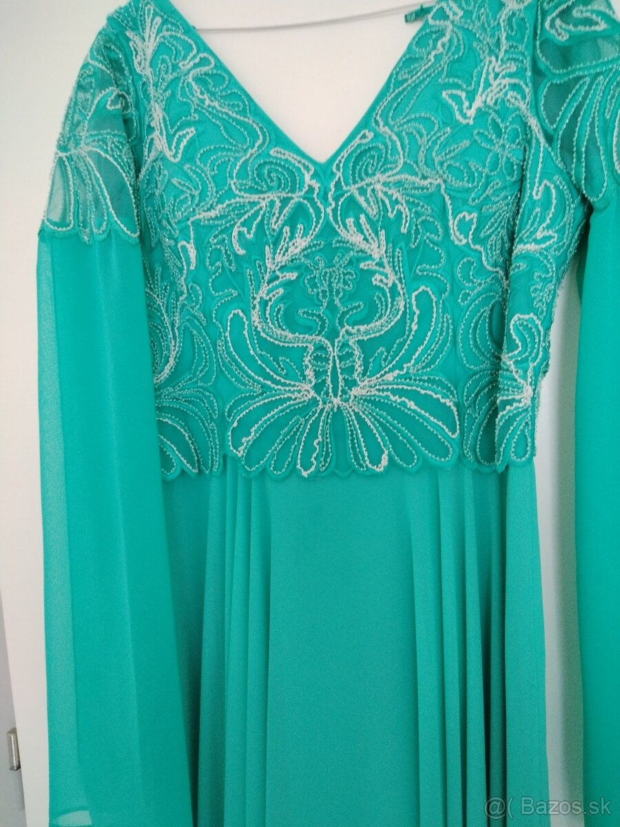 spoločenské šaty na svadbu