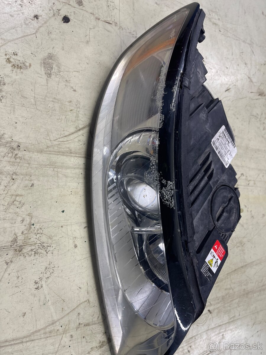 Xenon Pravý Volvo V50