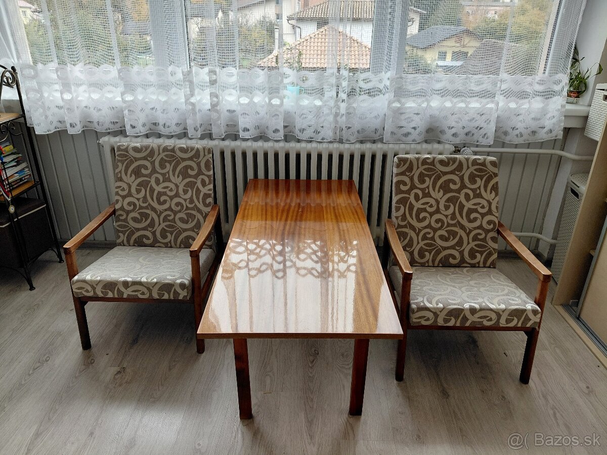 Kreslá so stolíkom