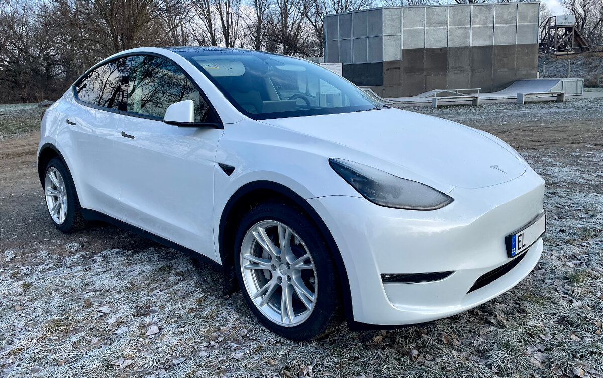 Tesla Model Y LR 2023 – Acceleration Boost, EAP, odpočet DPH