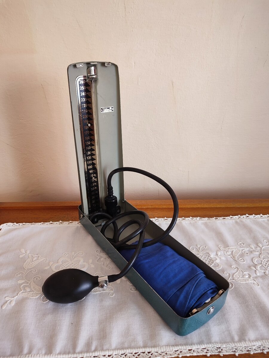 Retro tlakomer