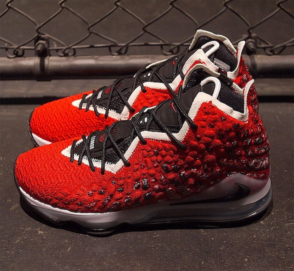 PREDAM tenisky NIKE LEBRON 17 UPTEMPO
