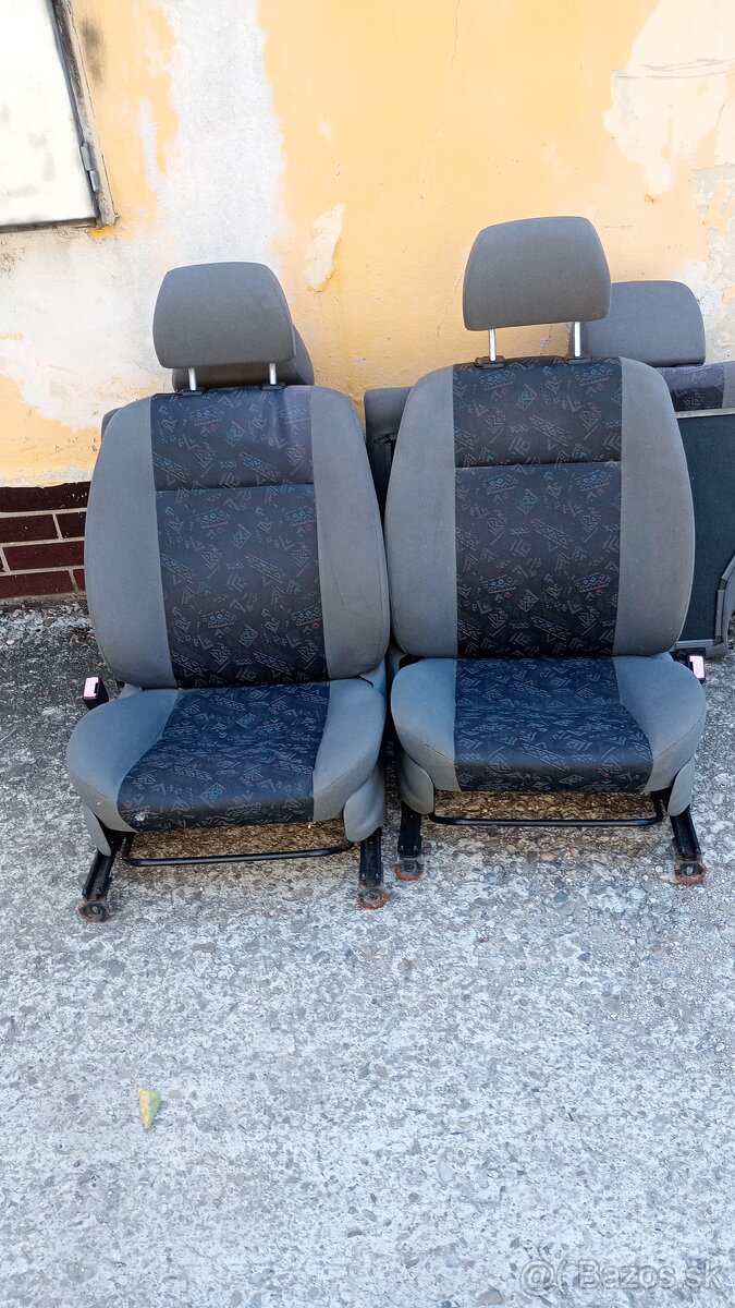 Predám komplet sedačky Škoda Felicia