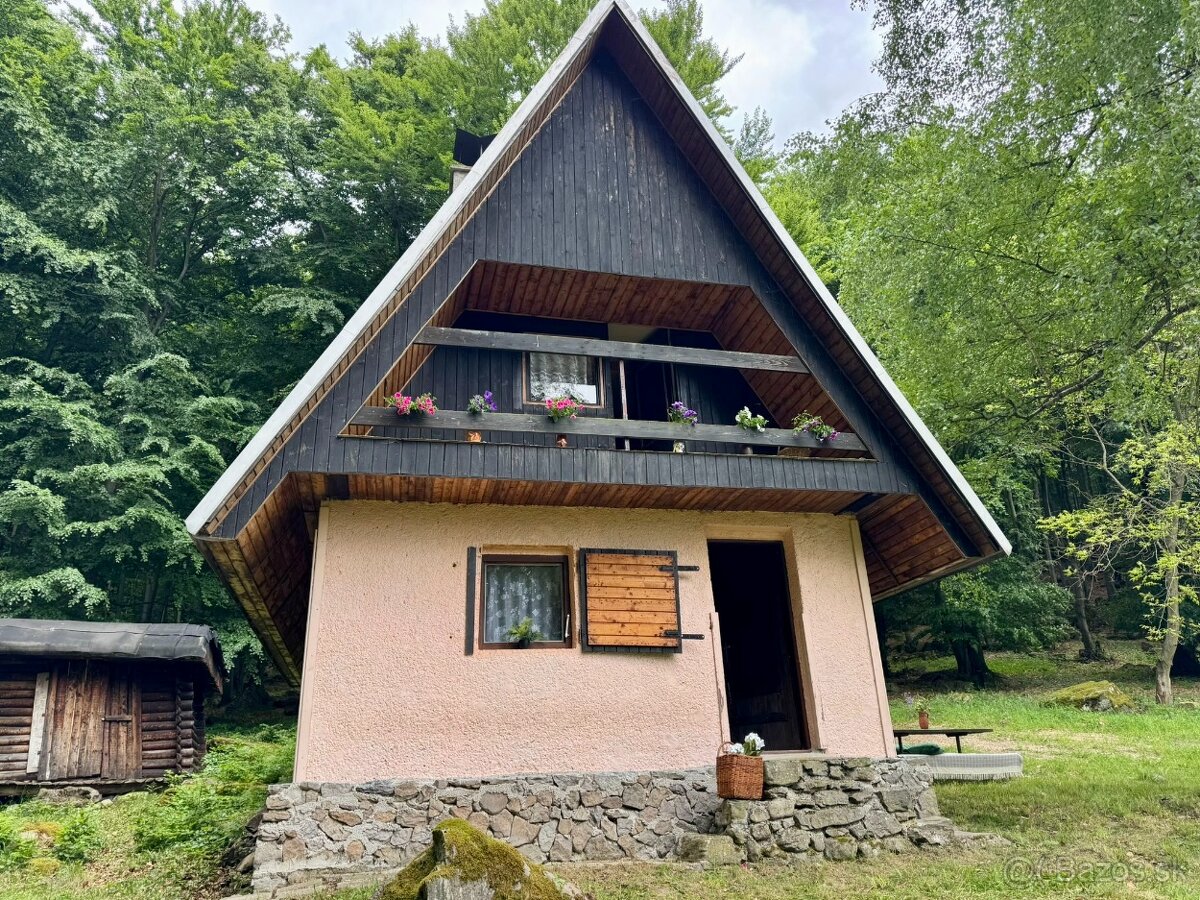 Romantická murovaná chata v Lehote pod Vtáčnik