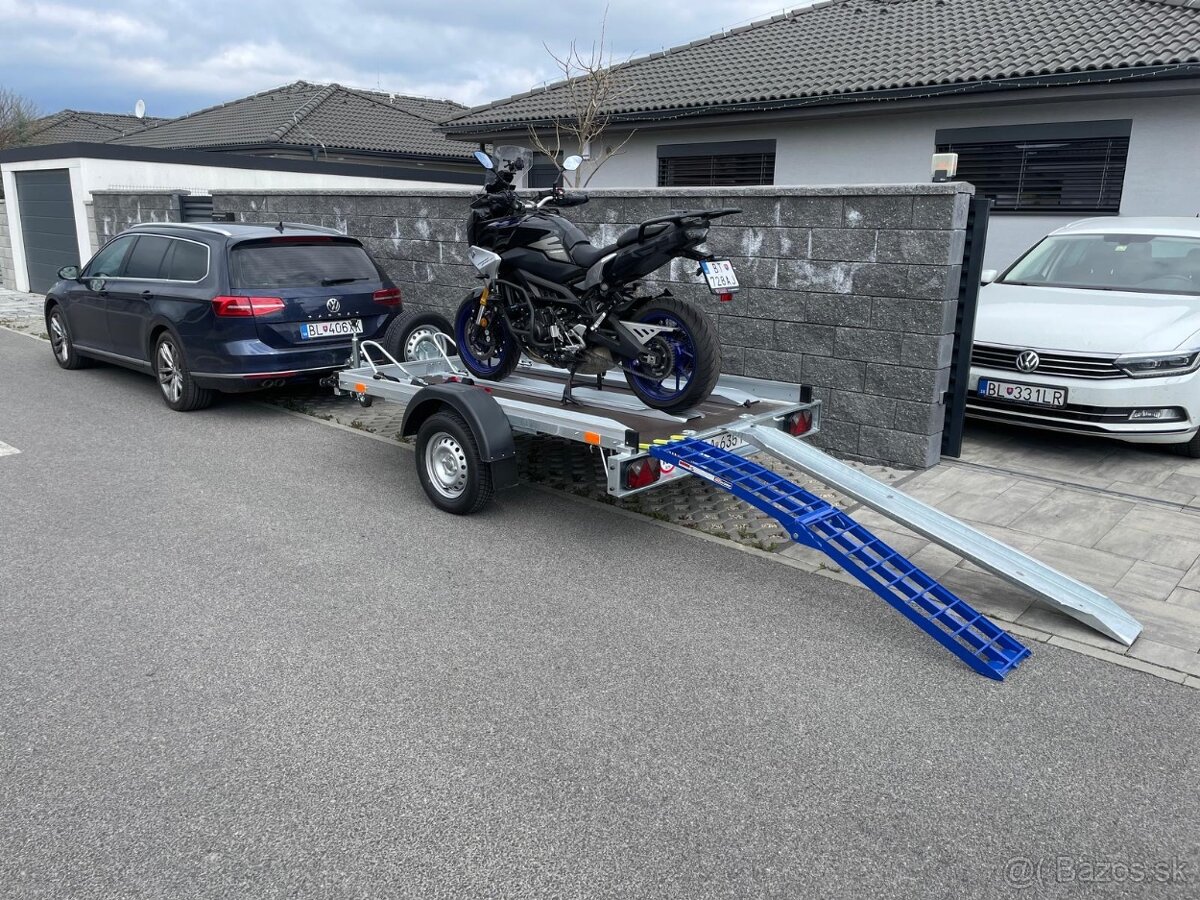 Prenajom privesneho vozika na 3 motorky
